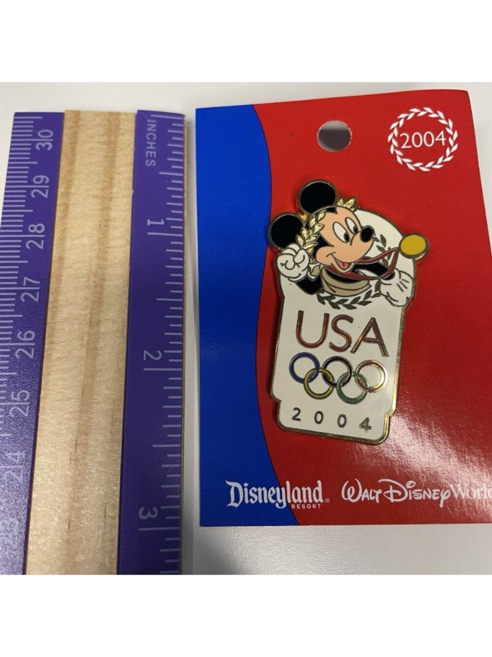 Disney - Olympics 2004 - Mickey Mouse Gold Medal Pin ON CARD NEW - Picture 6 of 6